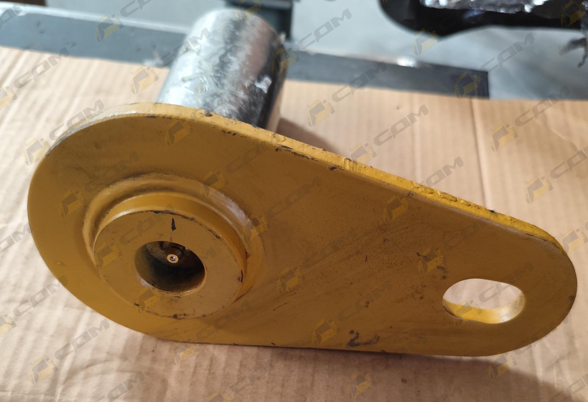 Палец крепления ковша верхний d=60 L=150 (180) LG833B 2016 год 30811001329 ОРИГИНАЛ LG833BG.11IX.08