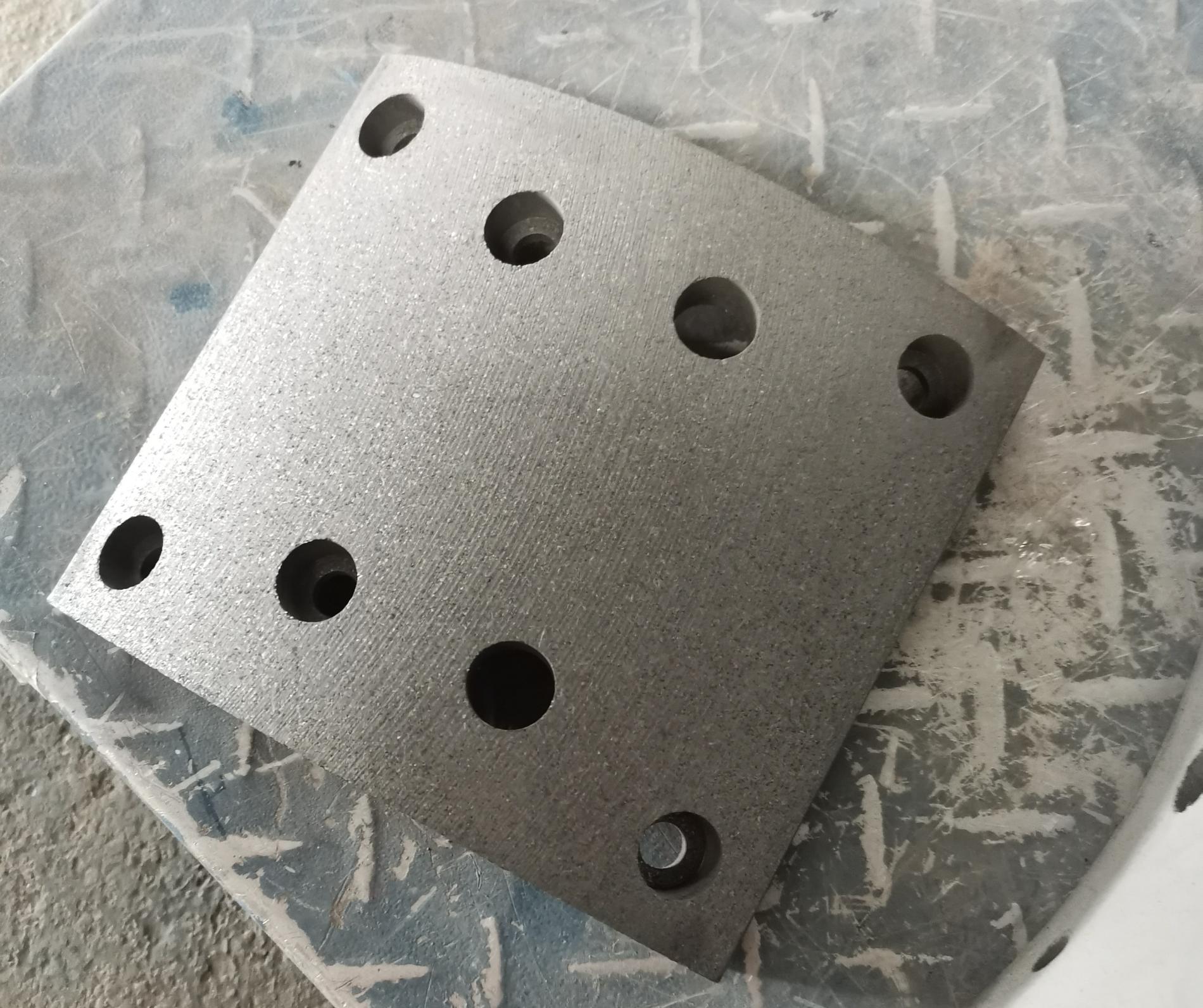 Накладка тормозная передняя мост VGD95 HOWO WG4075450160